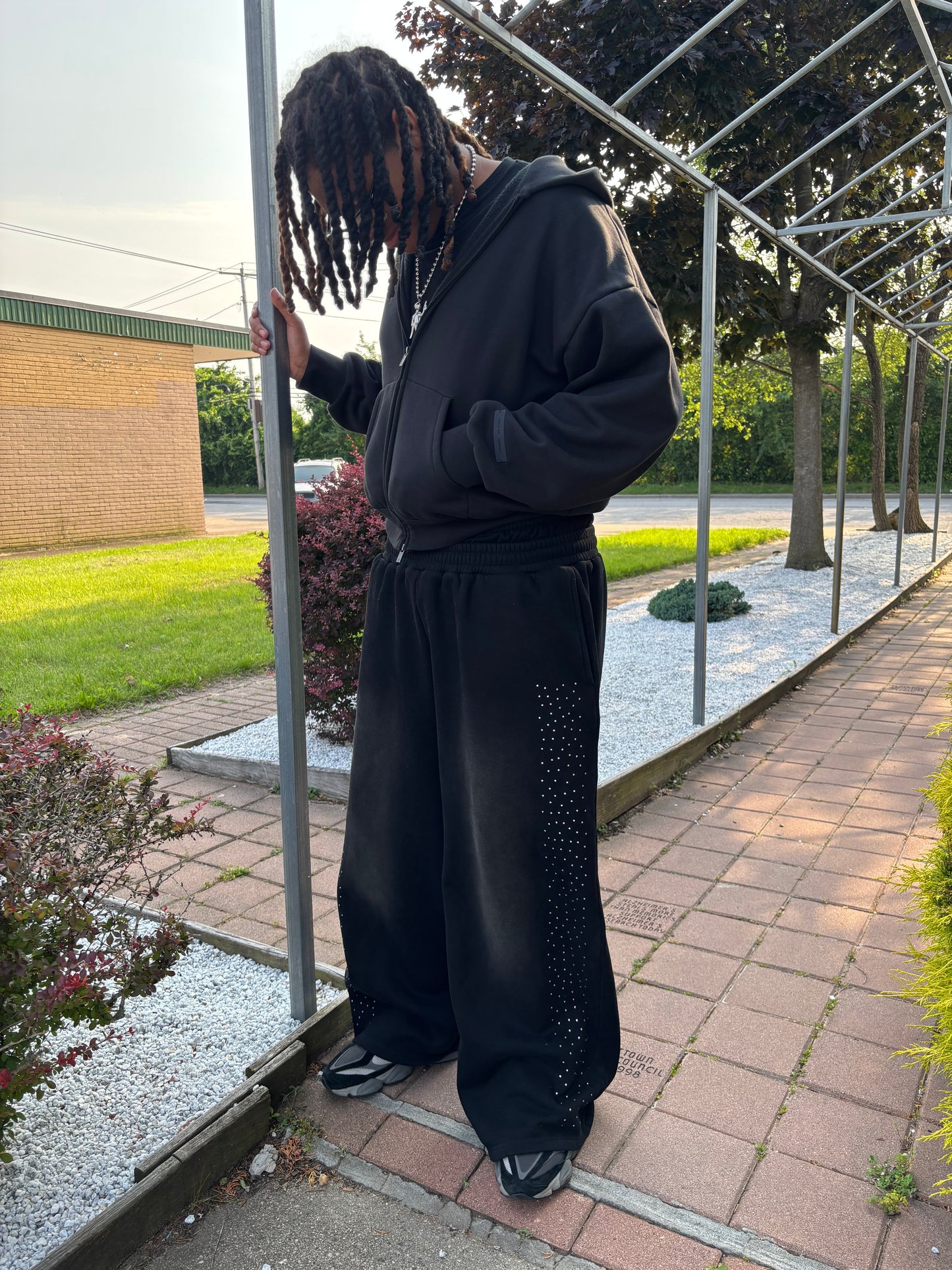 Midnight VVS1 Sweats